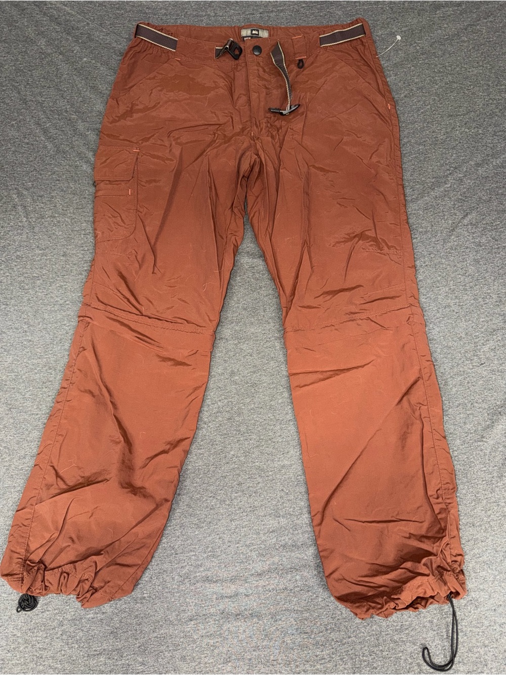 Women’s REI 100% Nylon Pants in Rust Brown Size 8P